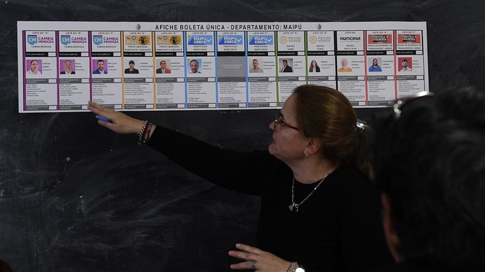 PASO en siete comunas de Mendoza: la provincia estrenó boleta única. (Foto: Télam)