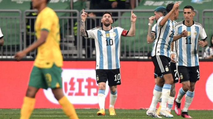 La Selección Argentina le ganó 2-0 a Australia con goles de Messi y Pezzella