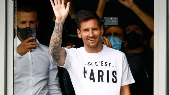 Lionel Messi ya está en París y firmará con el PSG Lionel Messi ya está en París y firmará con el PSG